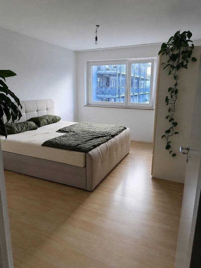 Prenájom bytu 2-izbový 80 m², Friedrichshafen, Bádensko-Wurttembersko Prenájom bytu 2-izbový 80 m², Friedrichshafen, Bádensko-Wurttembersko