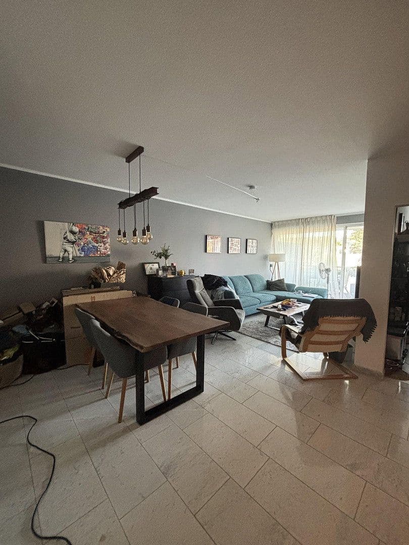 Prenájom bytu 3-izbový 82 m², Marbacher Str. 13, Düsseldorf, Severné Porýnie - Westfálsko Prenájom bytu 3-izbový 82 m², Marbacher Str. 13, Düsseldorf, Severné Porýnie - Westfálsko
