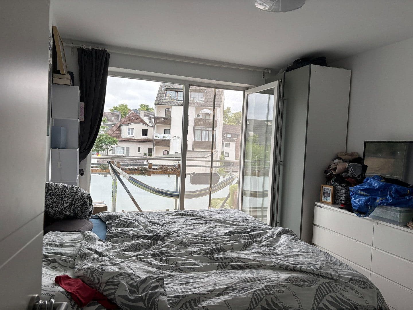 Prenájom bytu 3-izbový 82 m², Marbacher Str. 13, Düsseldorf, Severné Porýnie - Westfálsko Prenájom bytu 3-izbový 82 m², Marbacher Str. 13, Düsseldorf, Severné Porýnie - Westfálsko