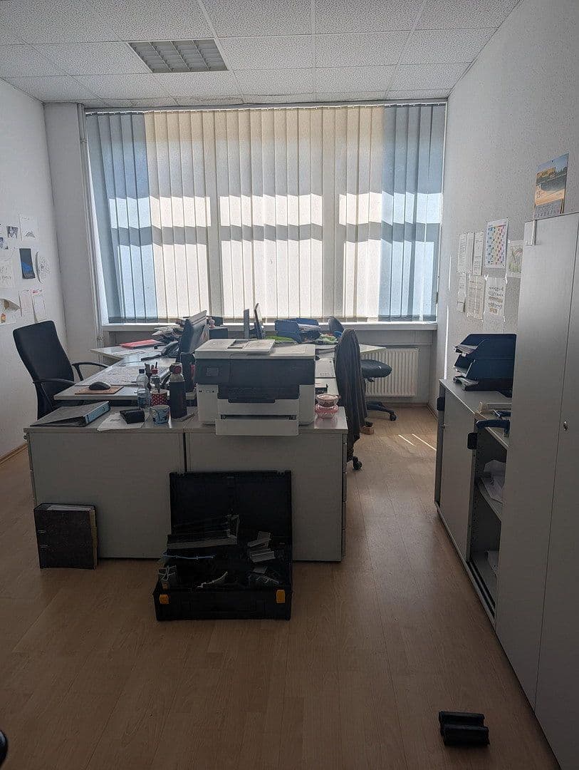 Prenájom nebytového priestoru 4.000 m², Werkstraße 3, Buch, Bavorsko Prenájom nebytového priestoru 4.000 m², Werkstraße 3, Buch, Bavorsko