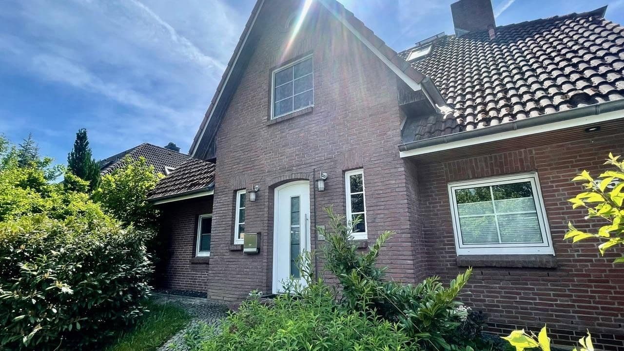Predaj domu 250 m², pozemok 440 m², Reinfeld, Šlezvicko-Holštajnsko Predaj domu 250 m², pozemok 440 m², Reinfeld, Šlezvicko-Holštajnsko
