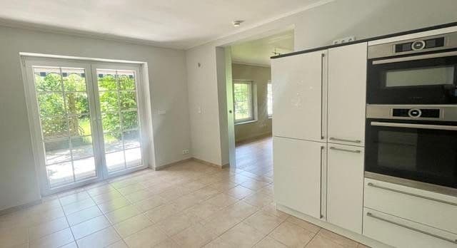 Predaj domu 250 m², pozemok 440 m², Reinfeld, Šlezvicko-Holštajnsko Predaj domu 250 m², pozemok 440 m², Reinfeld, Šlezvicko-Holštajnsko