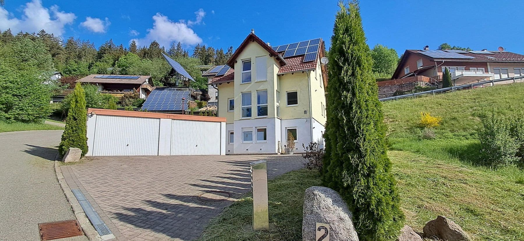 Predaj domu 185 m², pozemok 508 m², Talblick 2, Vöhrenbach, Bádensko-Wurttembersko Predaj domu 185 m², pozemok 508 m², Talblick 2, Vöhrenbach, Bádensko-Wurttembersko