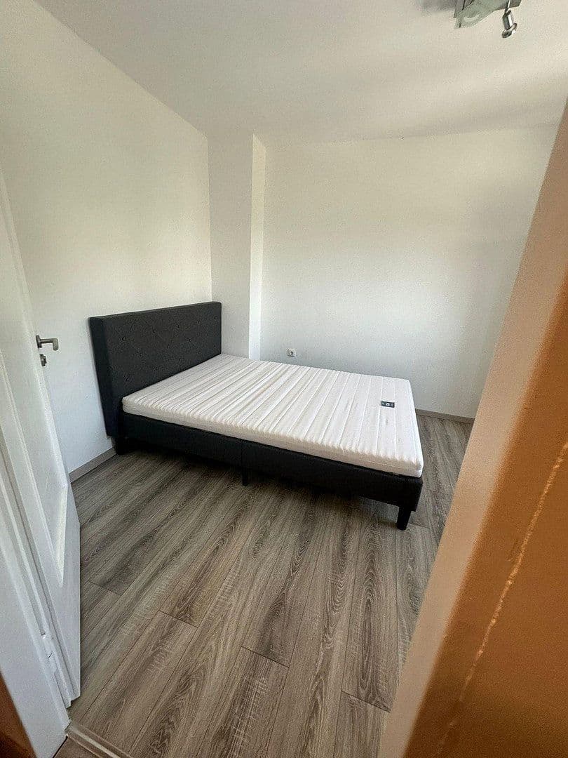 Prenájom bytu 12 m², Frankfurt, Hesensko Prenájom bytu 12 m², Frankfurt, Hesensko
