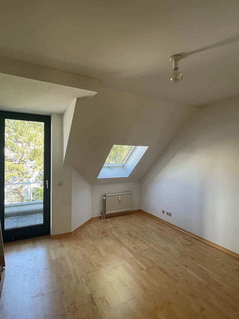Prenájom bytu 3-izbový 102 m², Bonn, Severné Porýnie - Westfálsko Prenájom bytu 3-izbový 102 m², Bonn, Severné Porýnie - Westfálsko