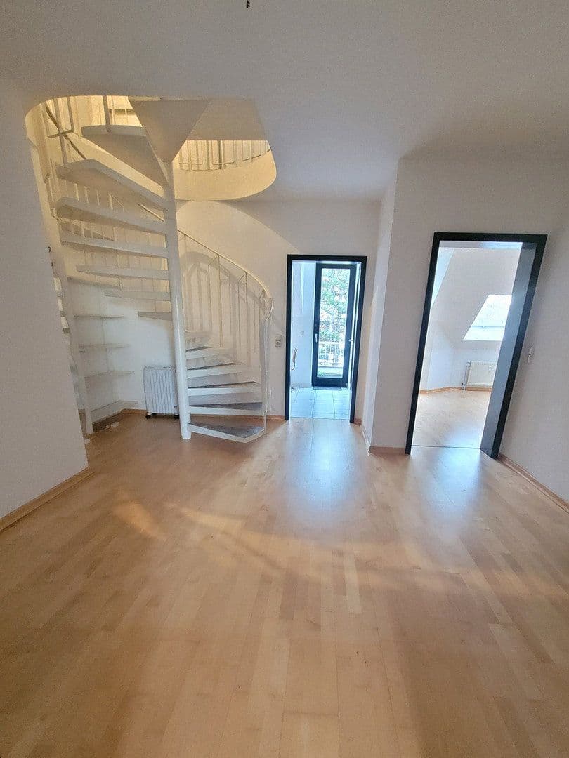 Prenájom bytu 3-izbový 102 m², Bonn, Severné Porýnie - Westfálsko Prenájom bytu 3-izbový 102 m², Bonn, Severné Porýnie - Westfálsko