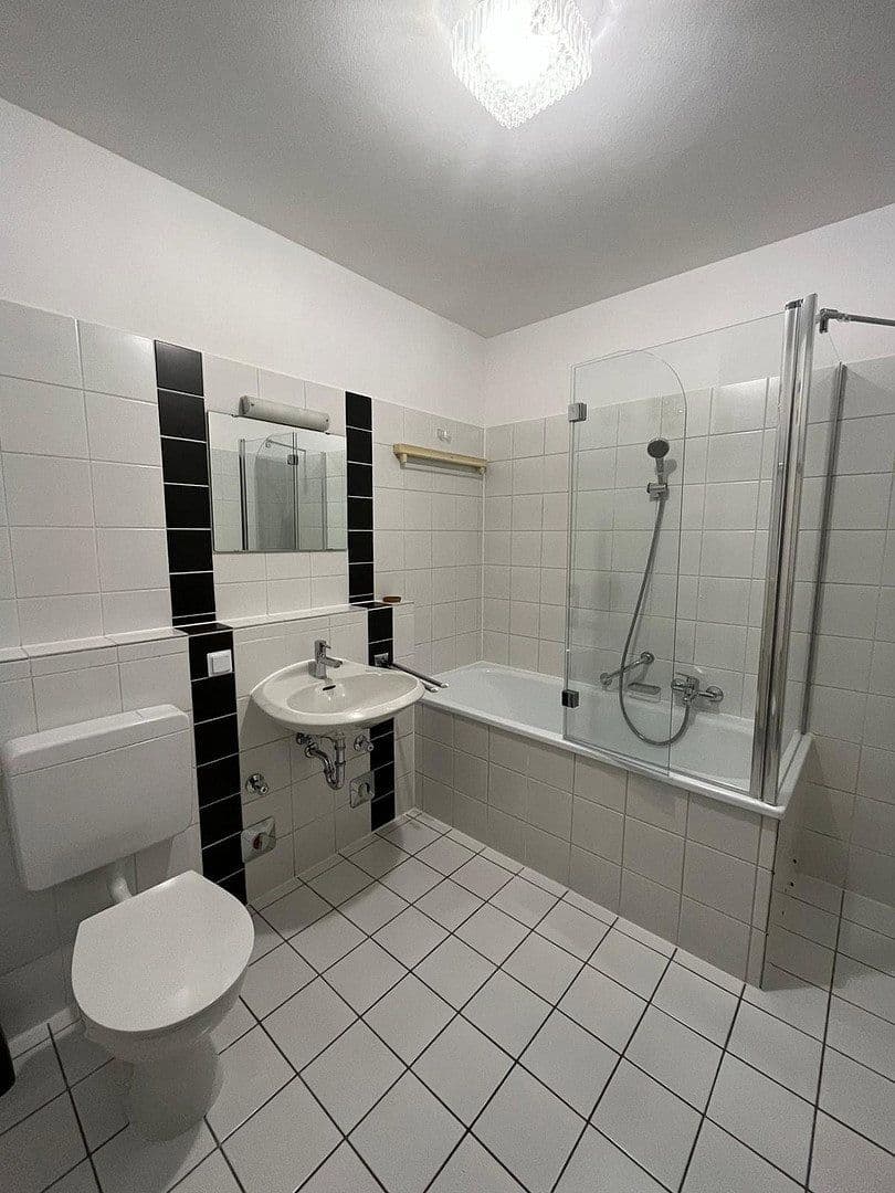 Prenájom bytu 3-izbový 102 m², Bonn, Severné Porýnie - Westfálsko Prenájom bytu 3-izbový 102 m², Bonn, Severné Porýnie - Westfálsko