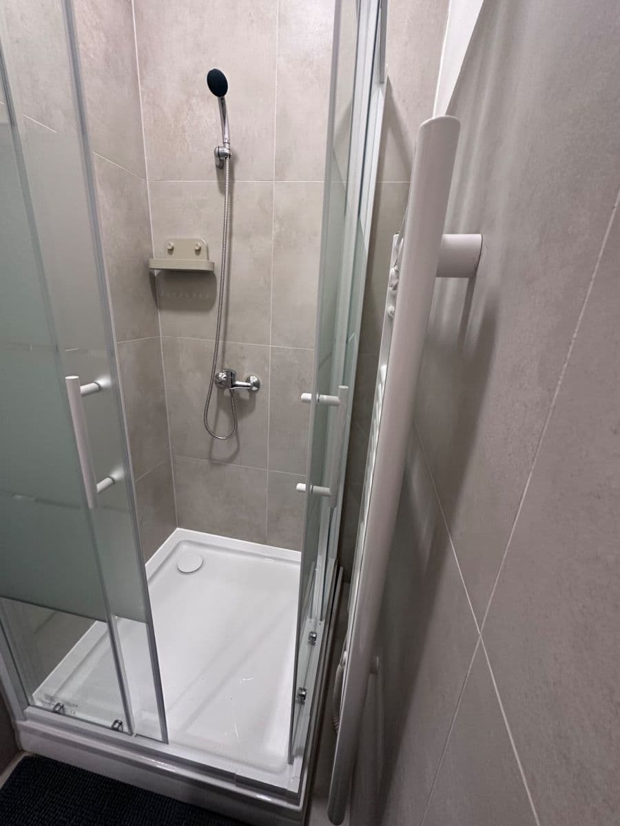 Prenájom bytu 1-izbový 27 m², Podolská, Praha, Praha Prenájom bytu 1-izbový 27 m², Podolská, Praha, Praha
