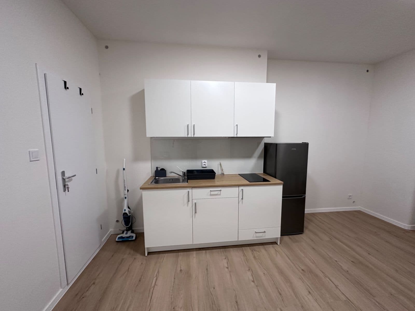 Prenájom bytu 1-izbový 27 m², Podolská, Praha, Praha Prenájom bytu 1-izbový 27 m², Podolská, Praha, Praha
