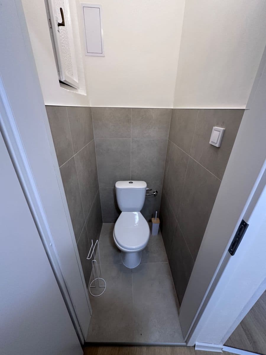 Prenájom bytu 1-izbový 27 m², Podolská, Praha, Praha Prenájom bytu 1-izbový 27 m², Podolská, Praha, Praha