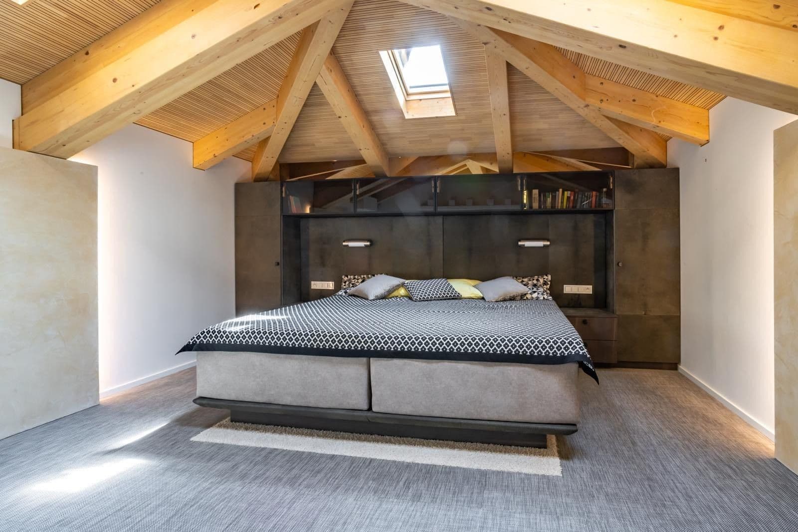 Predaj bytu 5-izbový 230 m², Hálkova, Praha, Praha Predaj bytu 5-izbový 230 m², Hálkova, Praha, Praha