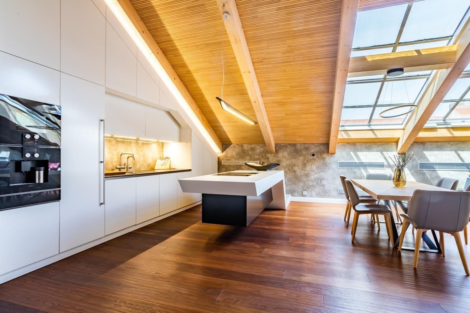 Predaj bytu 5-izbový 230 m², Hálkova, Praha, Praha Predaj bytu 5-izbový 230 m², Hálkova, Praha, Praha