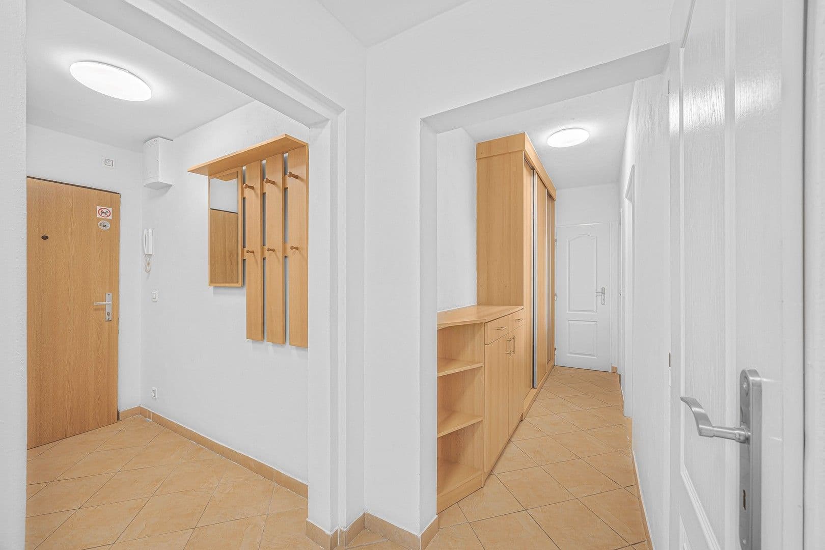 Prenájom bytu 4-izbový 69 m², Hledíková, Praha, Praha Prenájom bytu 4-izbový 69 m², Hledíková, Praha, Praha