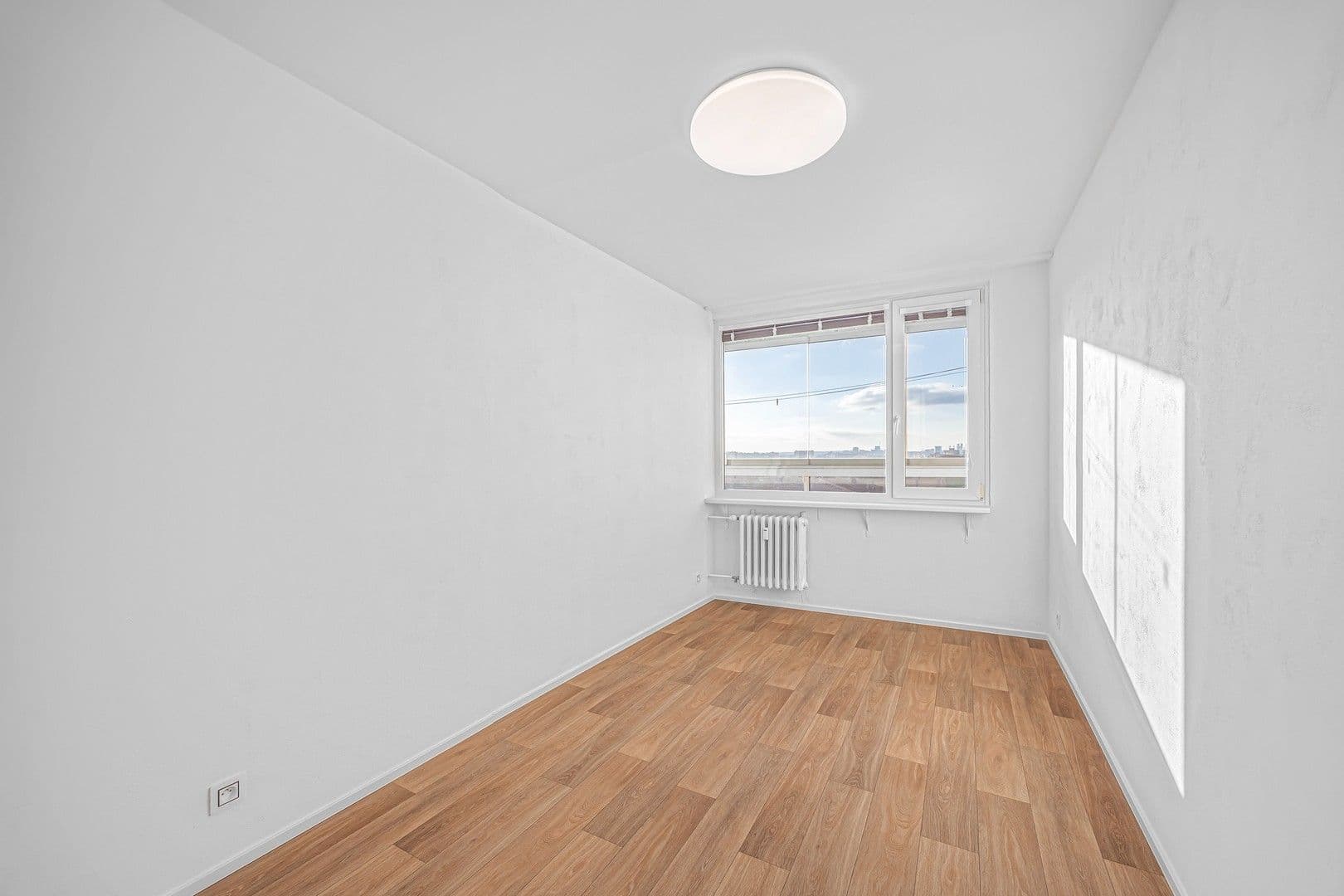 Prenájom bytu 4-izbový 69 m², Hledíková, Praha, Praha Prenájom bytu 4-izbový 69 m², Hledíková, Praha, Praha