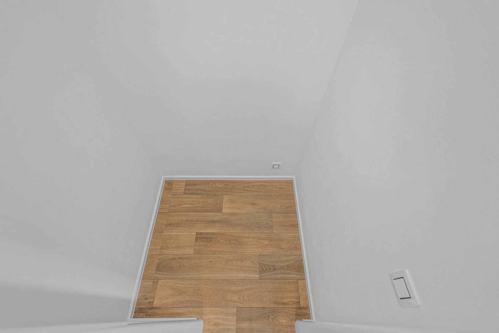 Prenájom bytu 4-izbový 69 m², Hledíková, Praha, Praha Prenájom bytu 4-izbový 69 m², Hledíková, Praha, Praha