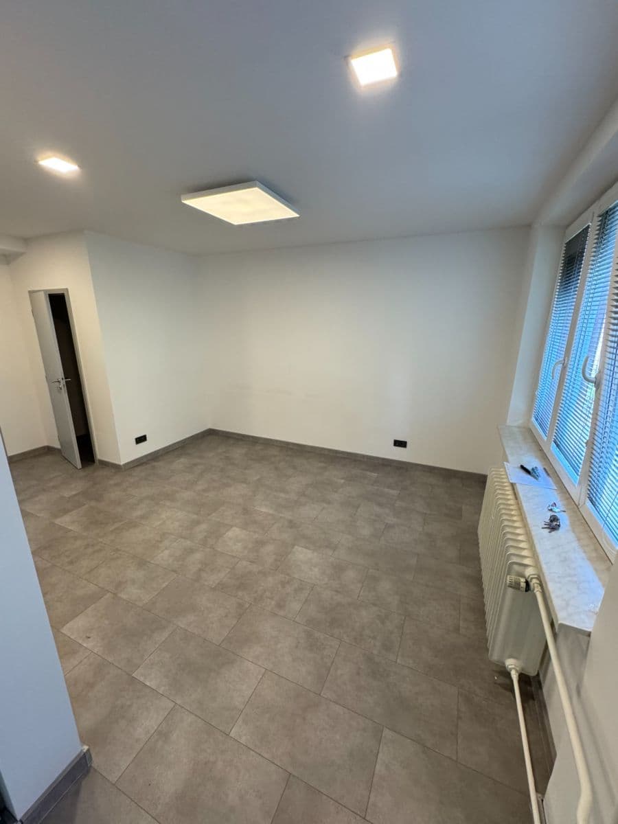 Prenájom bytu 2-izbový 55 m², Dukelská, Třinec, Moravskoslezský kraj Prenájom bytu 2-izbový 55 m², Dukelská, Třinec, Moravskoslezský kraj