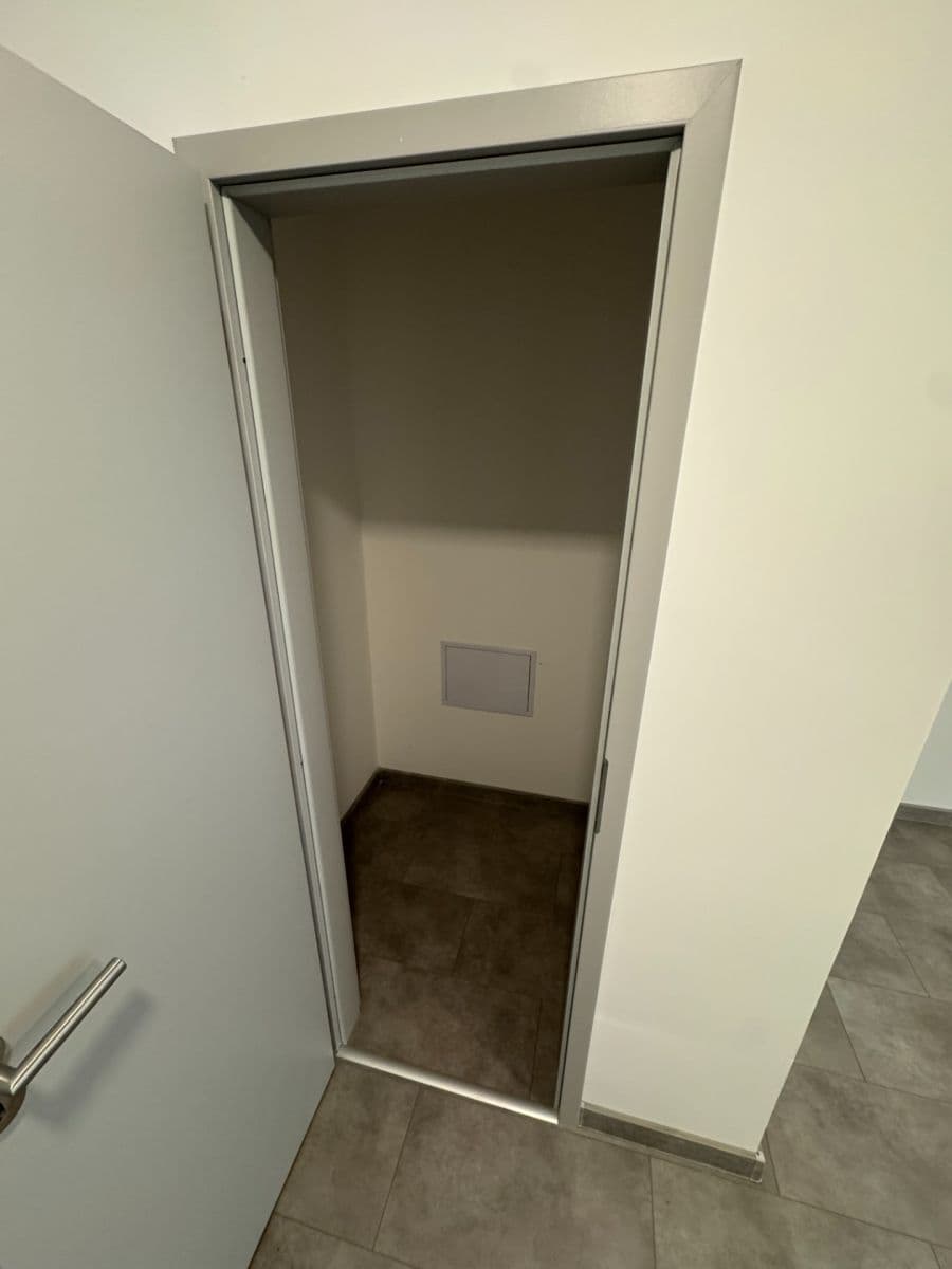 Prenájom bytu 2-izbový 55 m², Dukelská, Třinec, Moravskoslezský kraj Prenájom bytu 2-izbový 55 m², Dukelská, Třinec, Moravskoslezský kraj