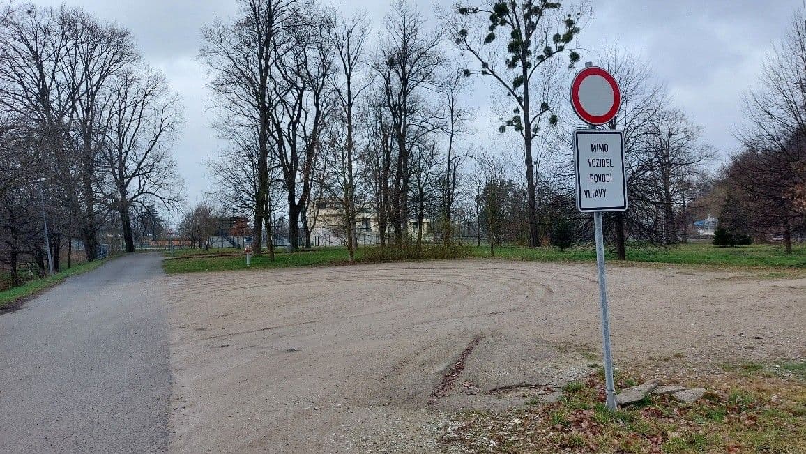 Predaj pozemku 7.743 m², Třeboňská, Hluboká nad Vltavou, Jihočeský kraj Predaj pozemku 7.743 m², Třeboňská, Hluboká nad Vltavou, Jihočeský kraj