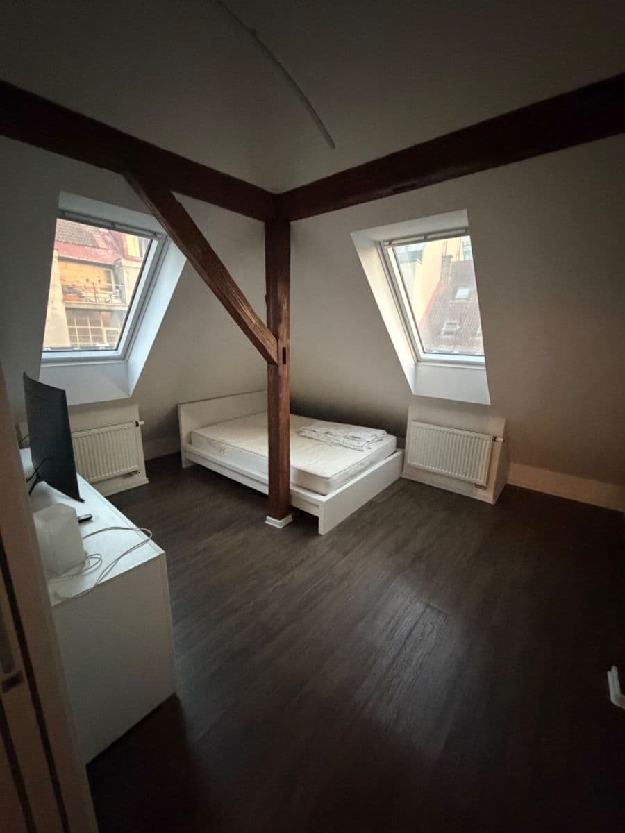 Prenájom bytu 4-izbový 146 m², Hradeckých, Praha, Praha Prenájom bytu 4-izbový 146 m², Hradeckých, Praha, Praha