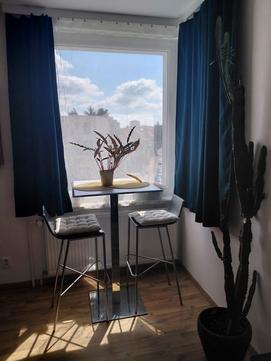 Prenájom bytu 1-izbový 27 m², Hornoměcholupská, Praha, Praha Prenájom bytu 1-izbový 27 m², Hornoměcholupská, Praha, Praha