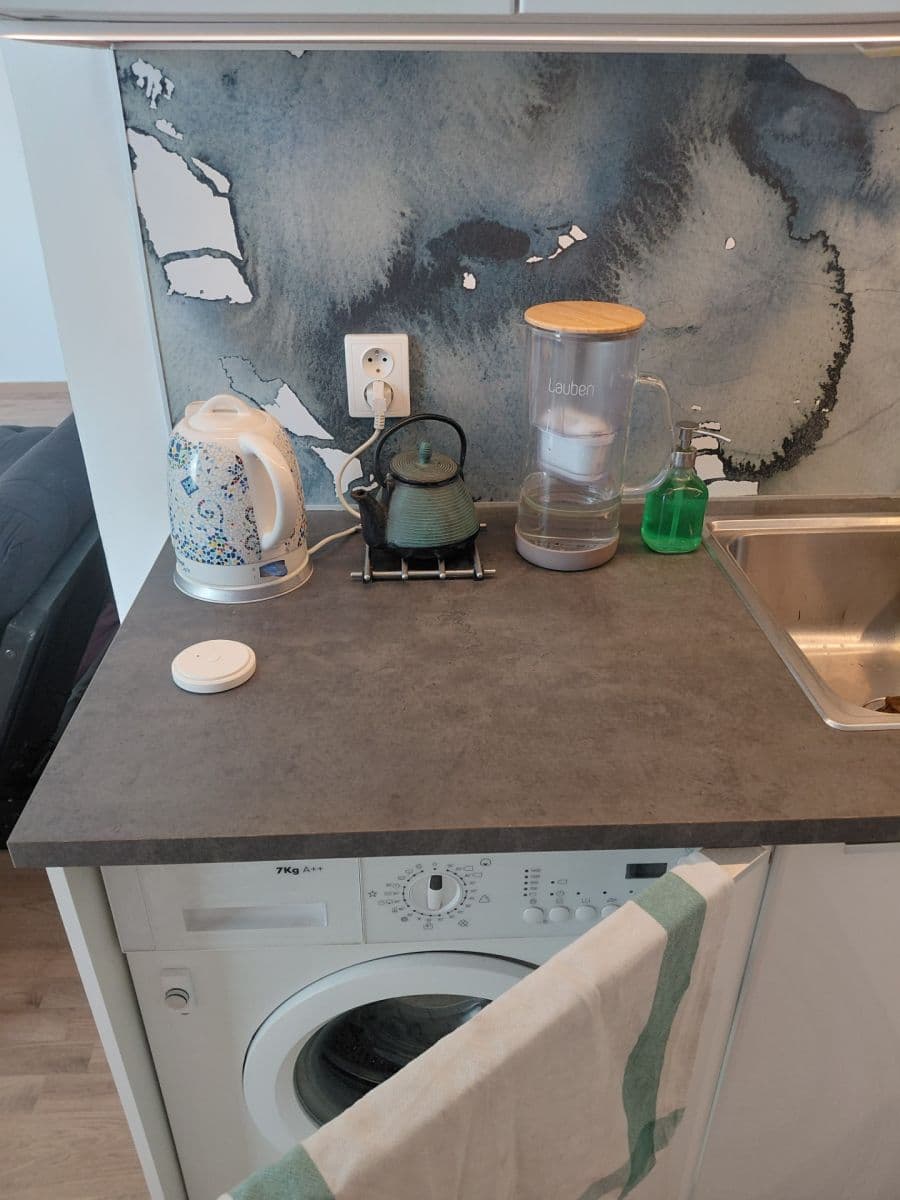 Prenájom bytu 1-izbový 27 m², Hornoměcholupská, Praha, Praha Prenájom bytu 1-izbový 27 m², Hornoměcholupská, Praha, Praha