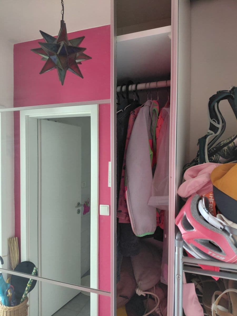 Prenájom bytu 1-izbový 27 m², Hornoměcholupská, Praha, Praha Prenájom bytu 1-izbový 27 m², Hornoměcholupská, Praha, Praha