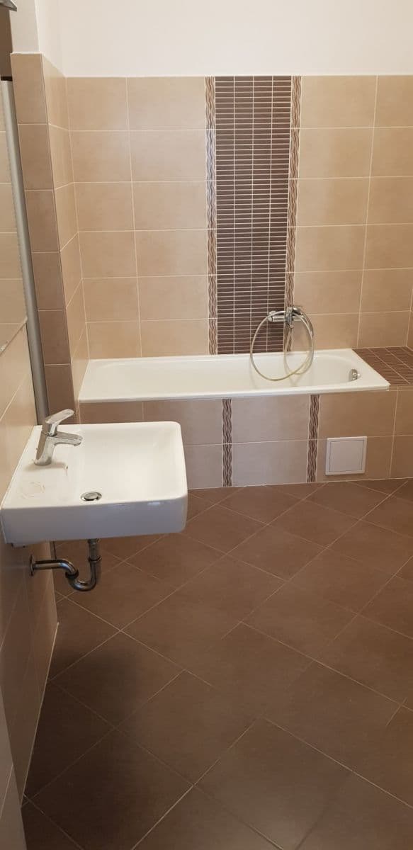 Prenájom bytu 2-izbový 62 m², Thámova, Praha, Praha Prenájom bytu 2-izbový 62 m², Thámova, Praha, Praha