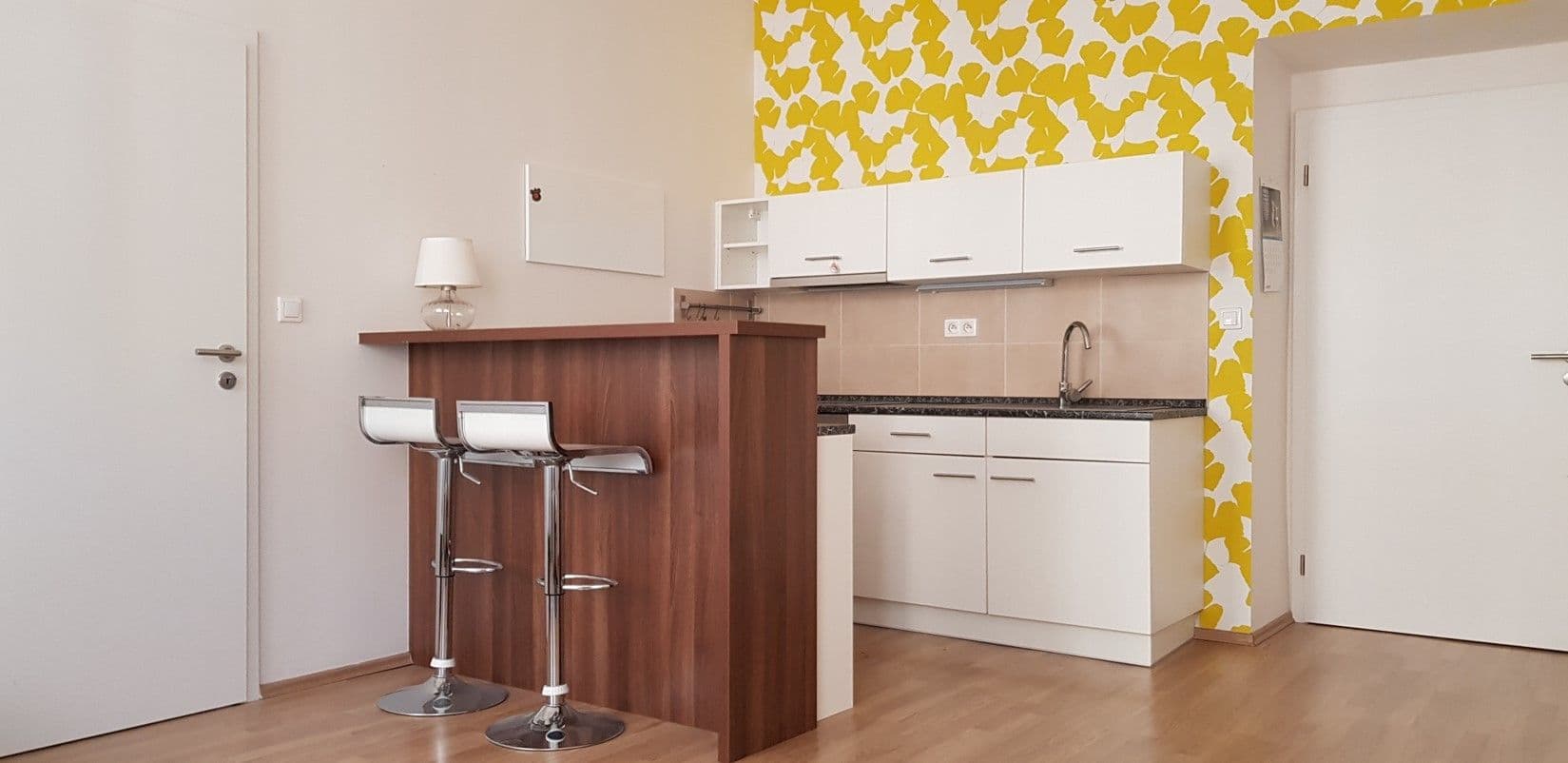 Prenájom bytu 2-izbový 62 m², Thámova, Praha, Praha Prenájom bytu 2-izbový 62 m², Thámova, Praha, Praha