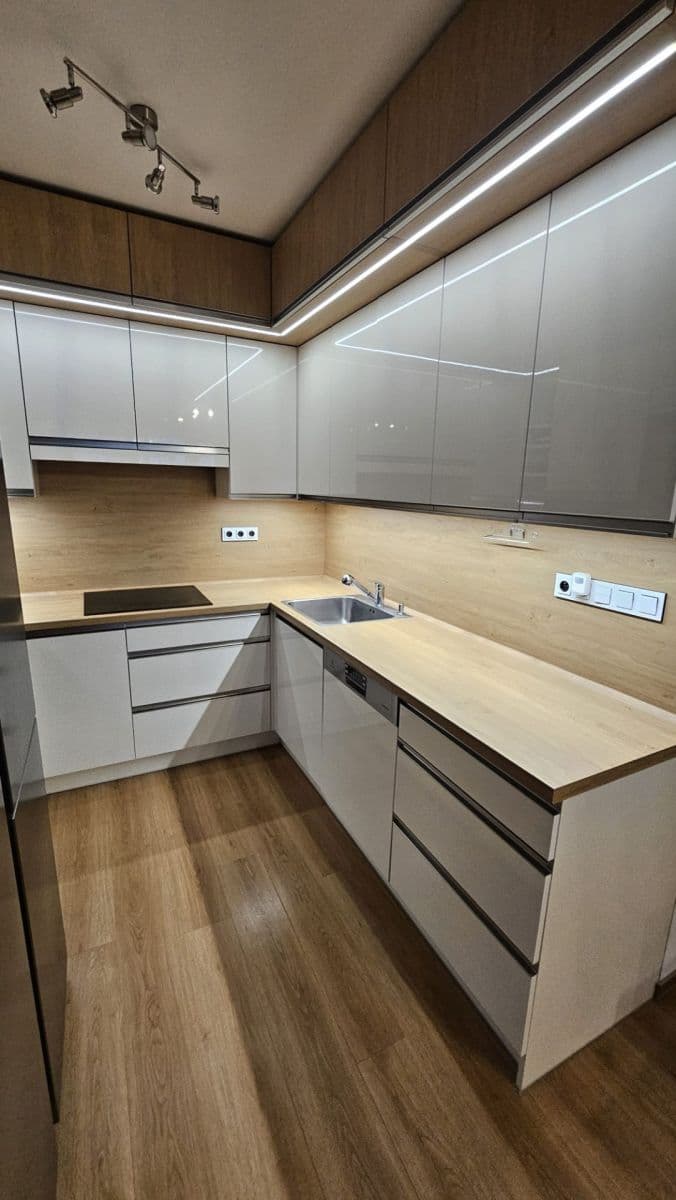 Predaj bytu 4-izbový 105 m², Americká, Liberec, Liberecký kraj Predaj bytu 4-izbový 105 m², Americká, Liberec, Liberecký kraj