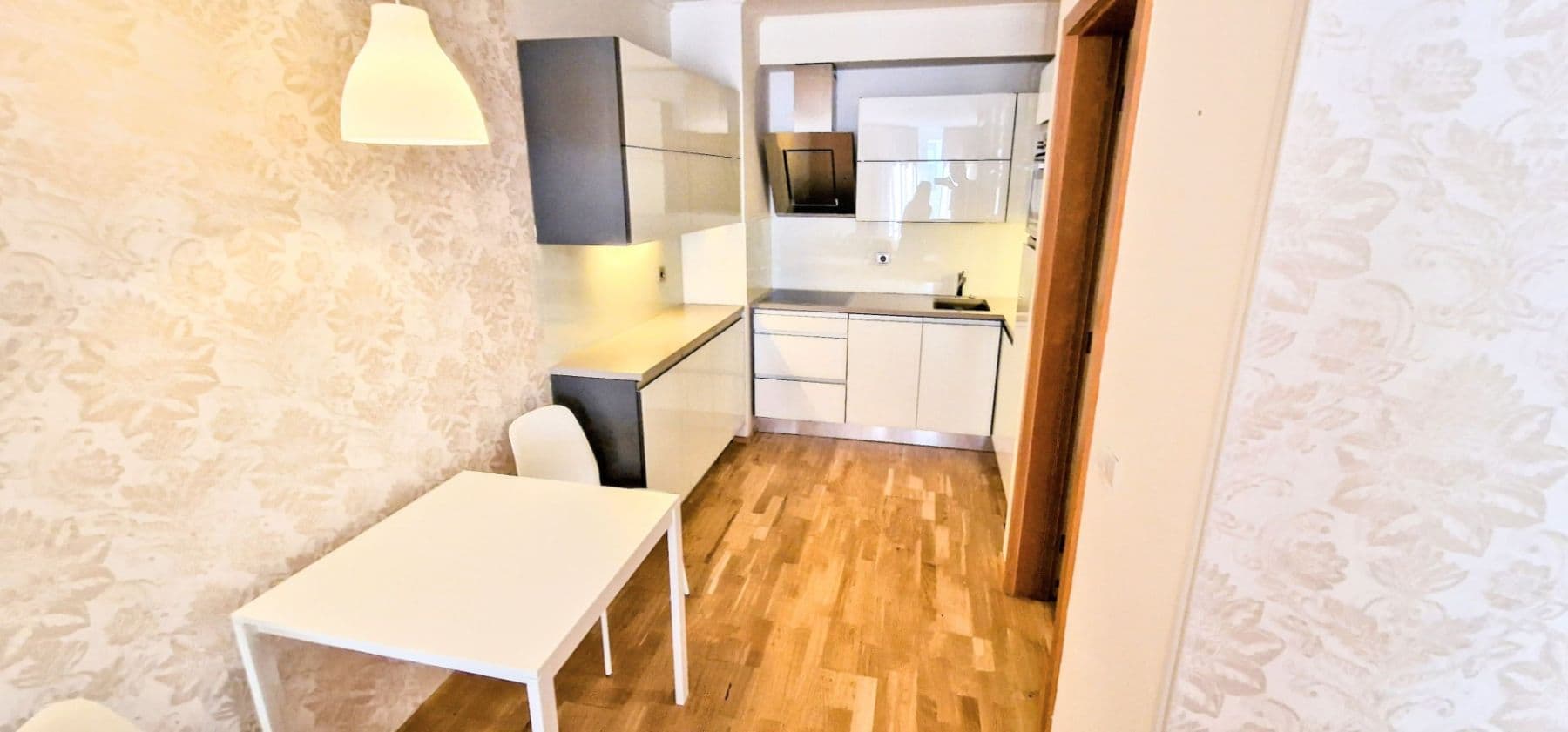 Prenájom bytu 2-izbový 75 m², Karla Engliše, Praha, Praha Prenájom bytu 2-izbový 75 m², Karla Engliše, Praha, Praha