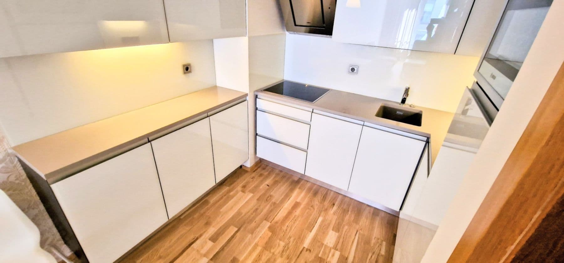Prenájom bytu 2-izbový 75 m², Karla Engliše, Praha, Praha Prenájom bytu 2-izbový 75 m², Karla Engliše, Praha, Praha