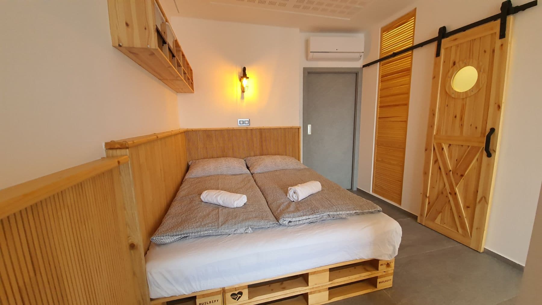 Prenájom bytu 4-izbový 370 m², Otýlie Beníškové, Plzeň, Plzeňský kraj Prenájom bytu 4-izbový 370 m², Otýlie Beníškové, Plzeň, Plzeňský kraj