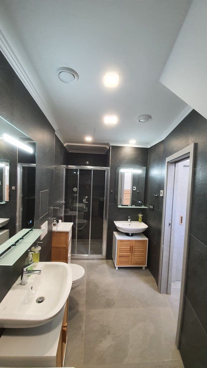 Prenájom bytu 4-izbový 370 m², Otýlie Beníškové, Plzeň, Plzeňský kraj Prenájom bytu 4-izbový 370 m², Otýlie Beníškové, Plzeň, Plzeňský kraj