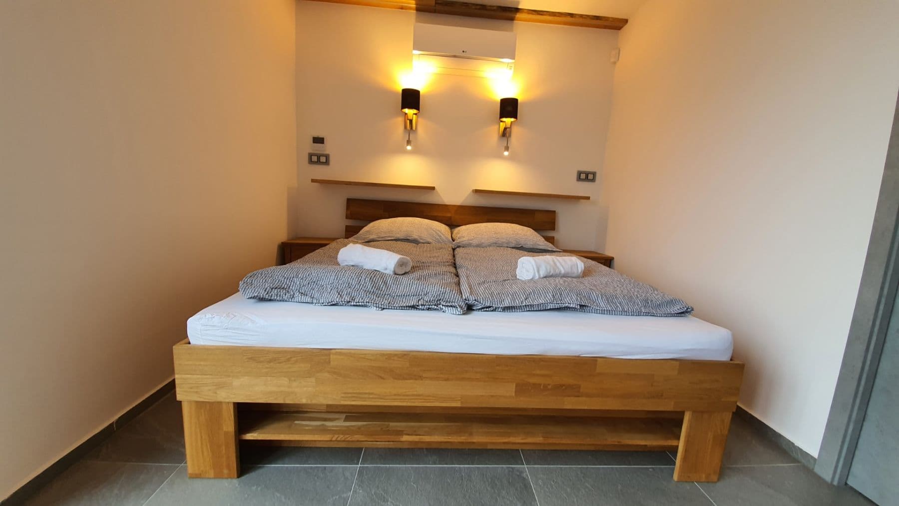 Prenájom bytu 4-izbový 370 m², Otýlie Beníškové, Plzeň, Plzeňský kraj Prenájom bytu 4-izbový 370 m², Otýlie Beníškové, Plzeň, Plzeňský kraj
