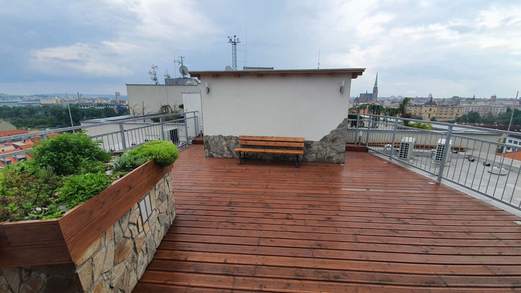 Prenájom bytu 4-izbový 370 m², Otýlie Beníškové, Plzeň, Plzeňský kraj Prenájom bytu 4-izbový 370 m², Otýlie Beníškové, Plzeň, Plzeňský kraj
