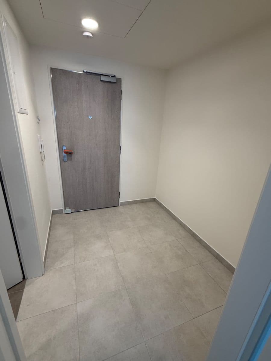Prenájom bytu 1-izbový 33 m², Poděbradská, Praha, Praha Prenájom bytu 1-izbový 33 m², Poděbradská, Praha, Praha