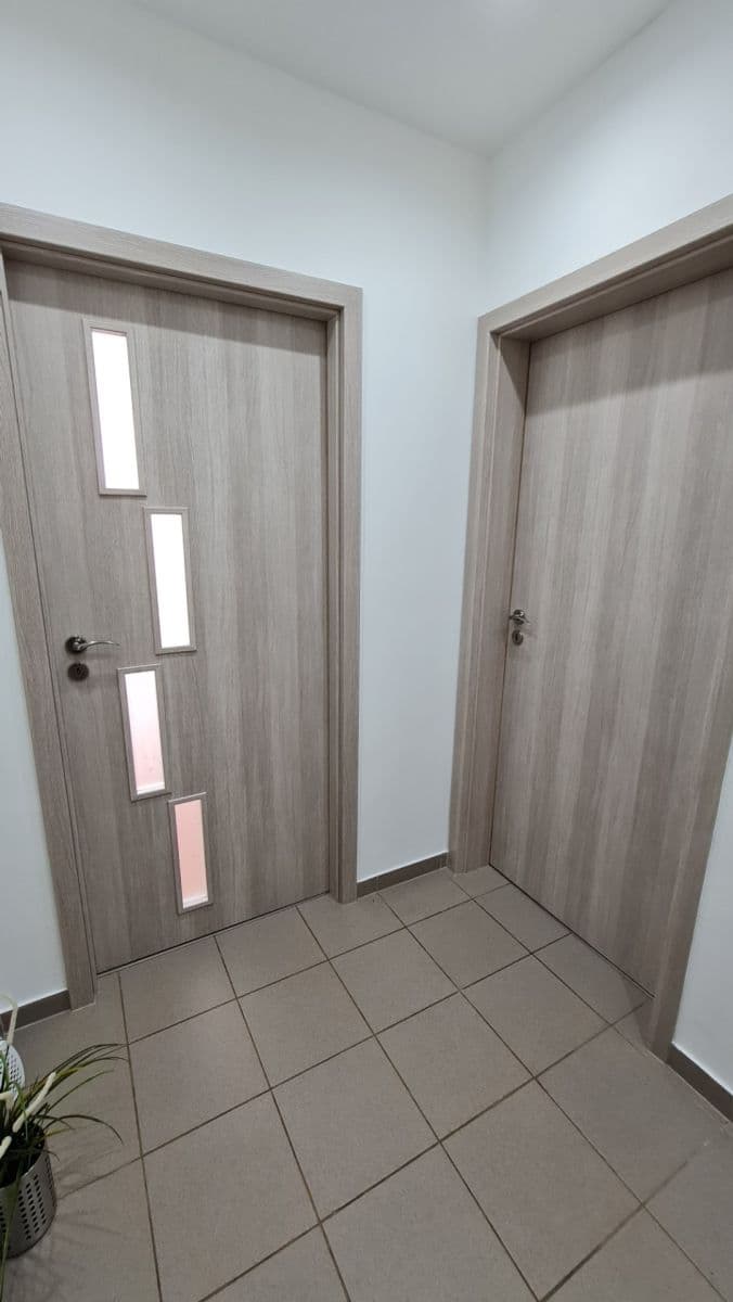 Prenájom bytu 2-izbový 40 m², Hradecká, Česká Lípa, Liberecký kraj Prenájom bytu 2-izbový 40 m², Hradecká, Česká Lípa, Liberecký kraj