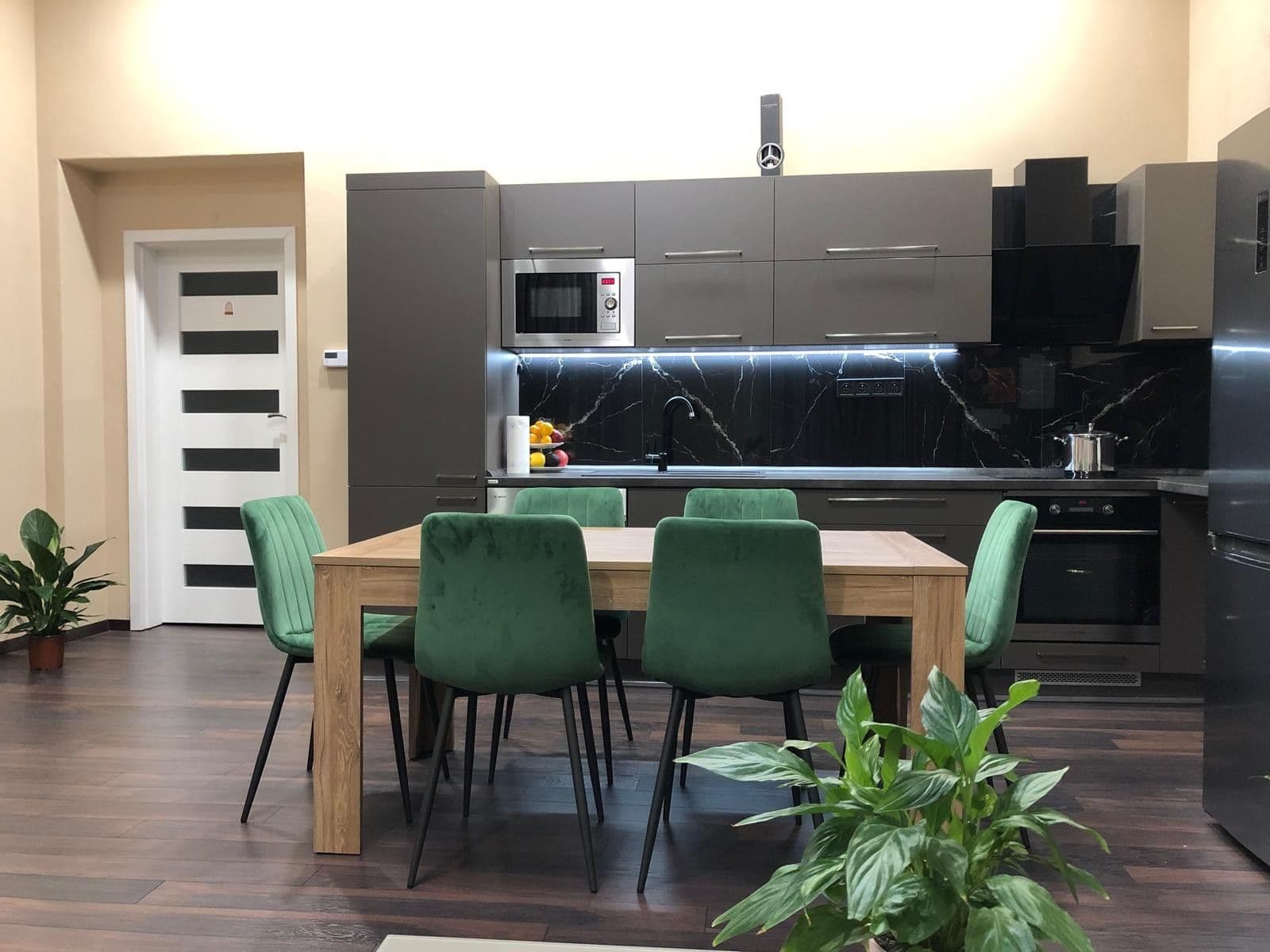 Prenájom bytu 3-izbový 84 m², Rumunská, Liberec, Liberecký kraj Prenájom bytu 3-izbový 84 m², Rumunská, Liberec, Liberecký kraj