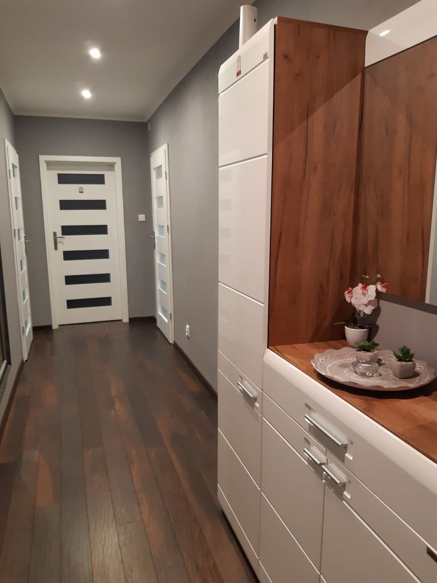 Prenájom bytu 3-izbový 84 m², Rumunská, Liberec, Liberecký kraj Prenájom bytu 3-izbový 84 m², Rumunská, Liberec, Liberecký kraj