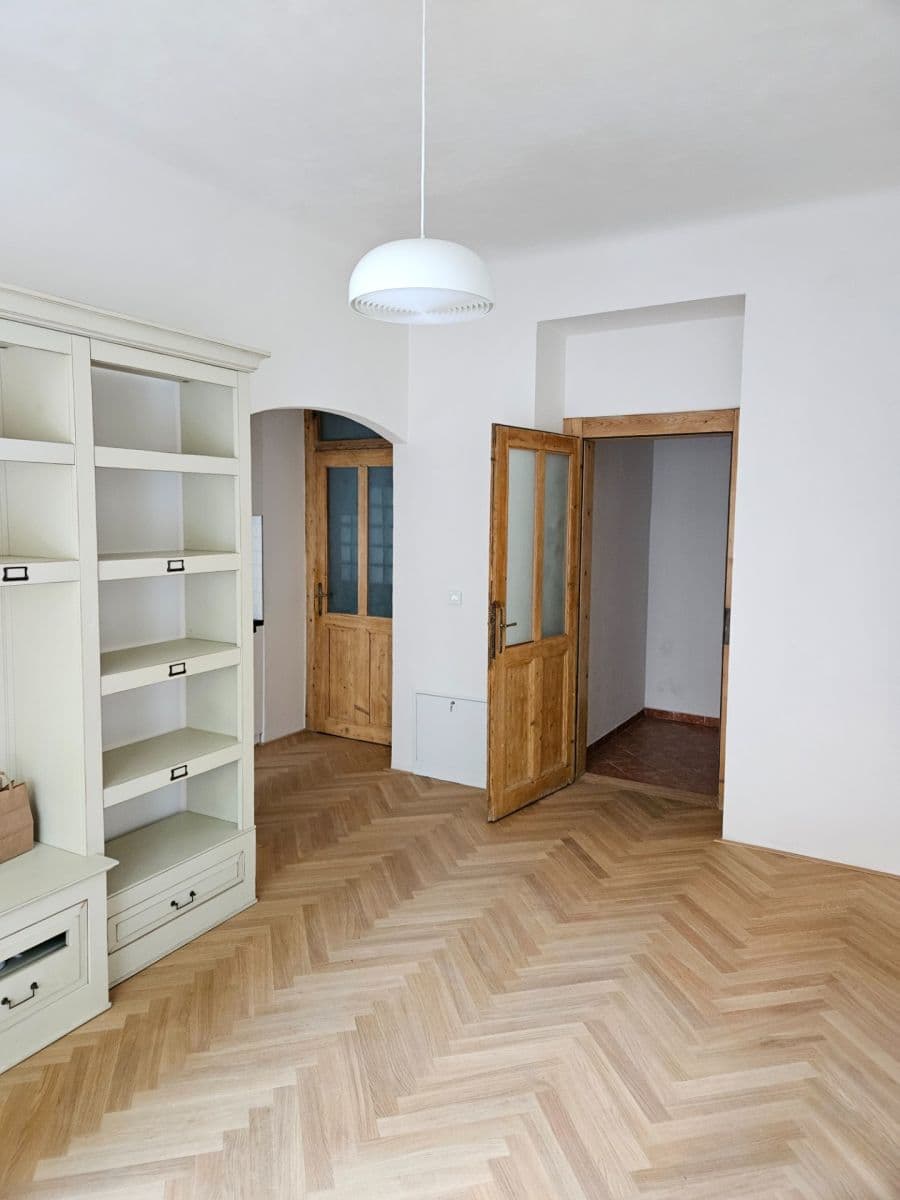 Prenájom bytu 2-izbový 40 m², Přístavní, Praha, Praha Prenájom bytu 2-izbový 40 m², Přístavní, Praha, Praha