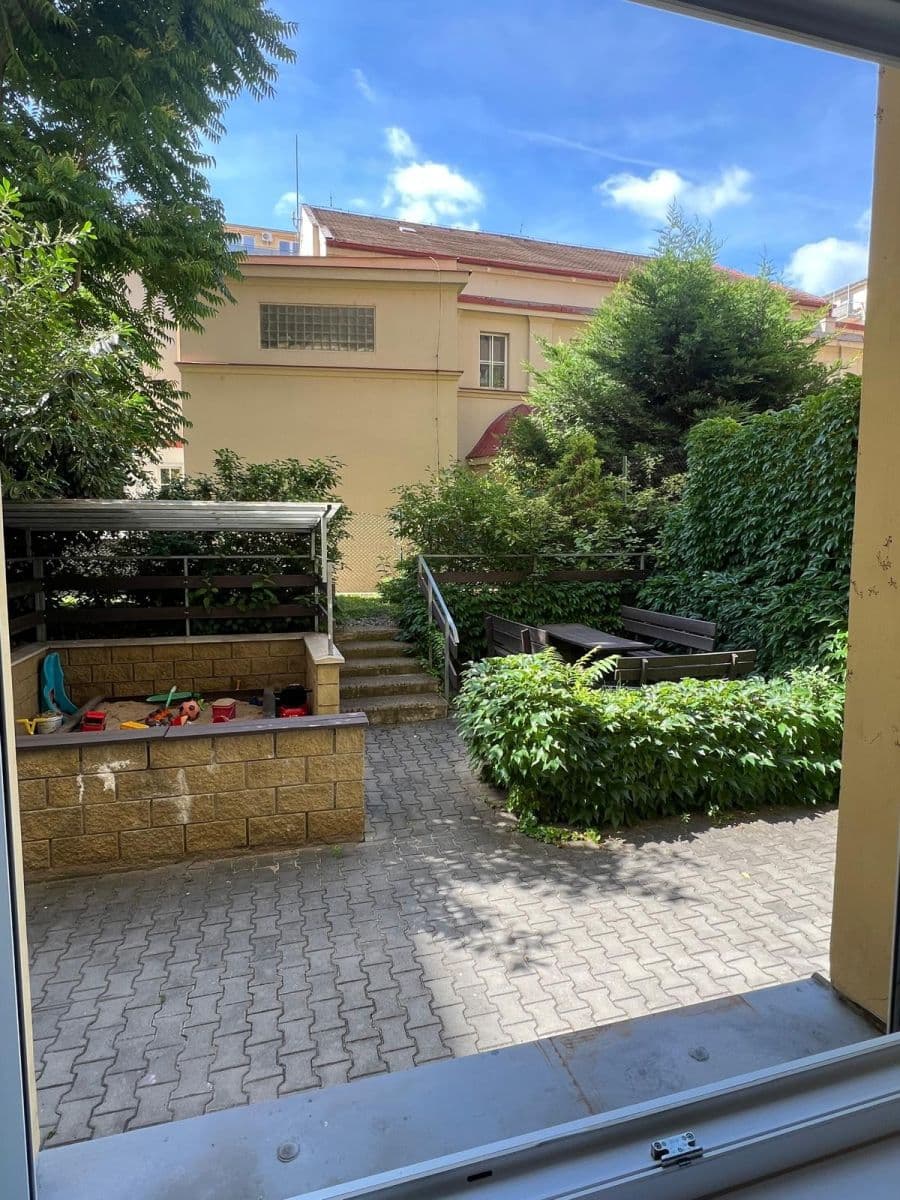 Prenájom bytu 2-izbový 40 m², Přístavní, Praha, Praha Prenájom bytu 2-izbový 40 m², Přístavní, Praha, Praha