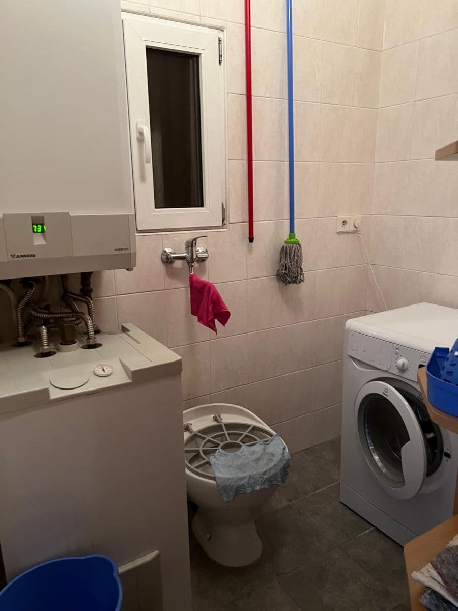 Prenájom bytu 3-izbový 96 m², Bořivojova, Praha, Praha Prenájom bytu 3-izbový 96 m², Bořivojova, Praha, Praha