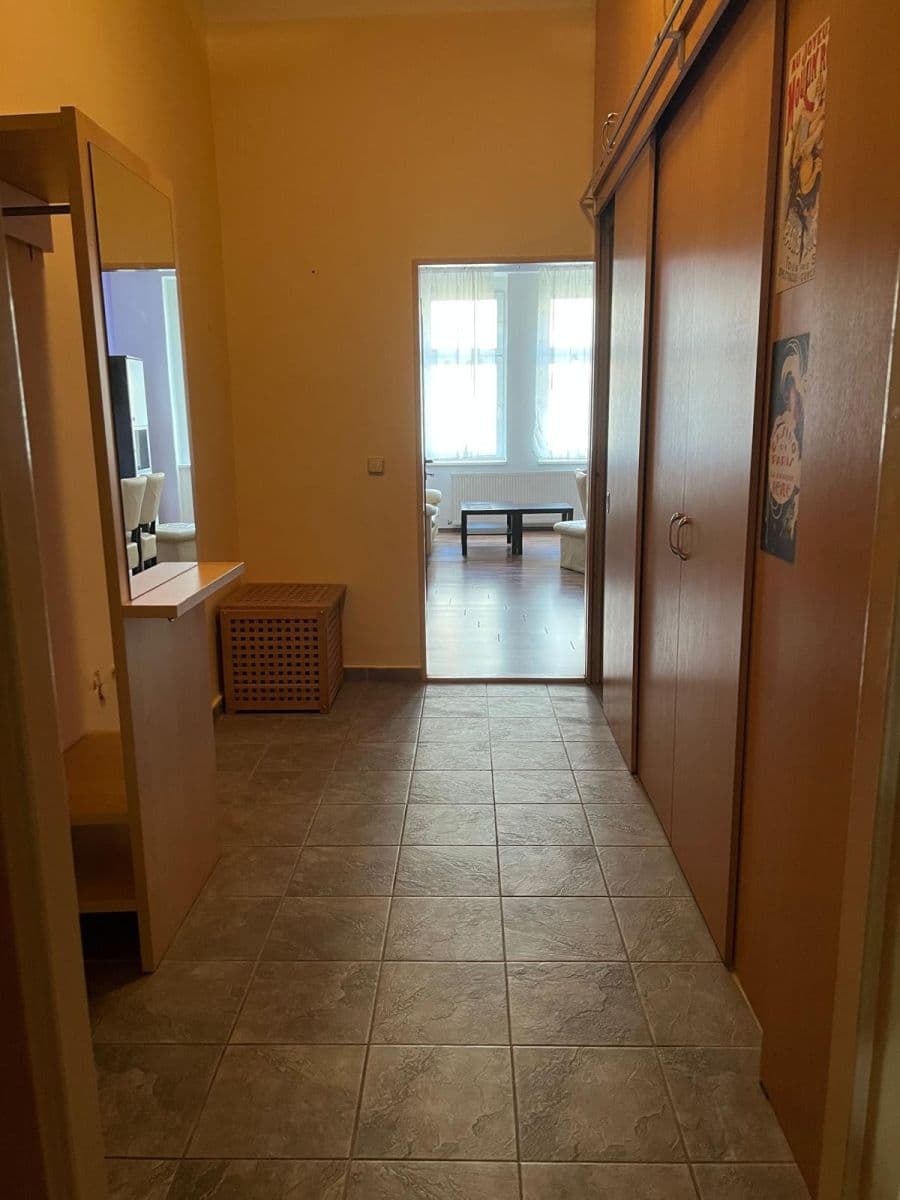 Prenájom bytu 3-izbový 96 m², Bořivojova, Praha, Praha Prenájom bytu 3-izbový 96 m², Bořivojova, Praha, Praha