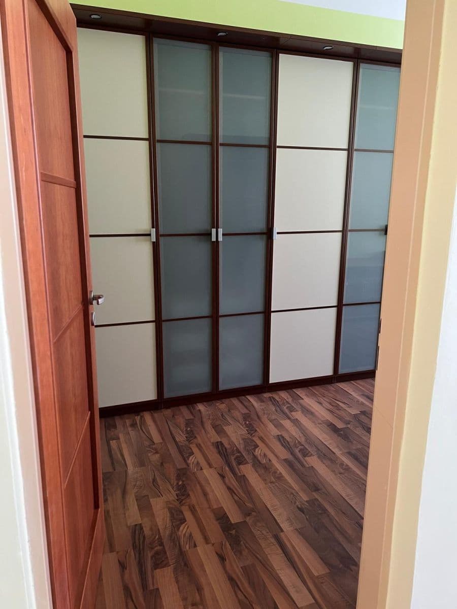 Prenájom bytu 3-izbový 96 m², Bořivojova, Praha, Praha Prenájom bytu 3-izbový 96 m², Bořivojova, Praha, Praha