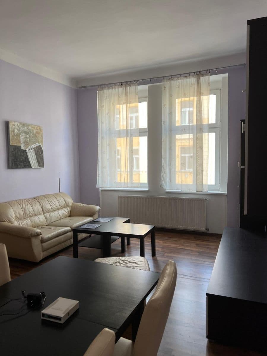 Prenájom bytu 3-izbový 96 m², Bořivojova, Praha, Praha Prenájom bytu 3-izbový 96 m², Bořivojova, Praha, Praha