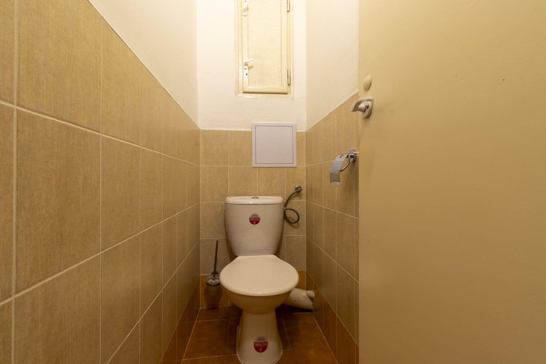 Prenájom bytu 1-izbový 55 m², 28. pluku, Praha, Praha Prenájom bytu 1-izbový 55 m², 28. pluku, Praha, Praha