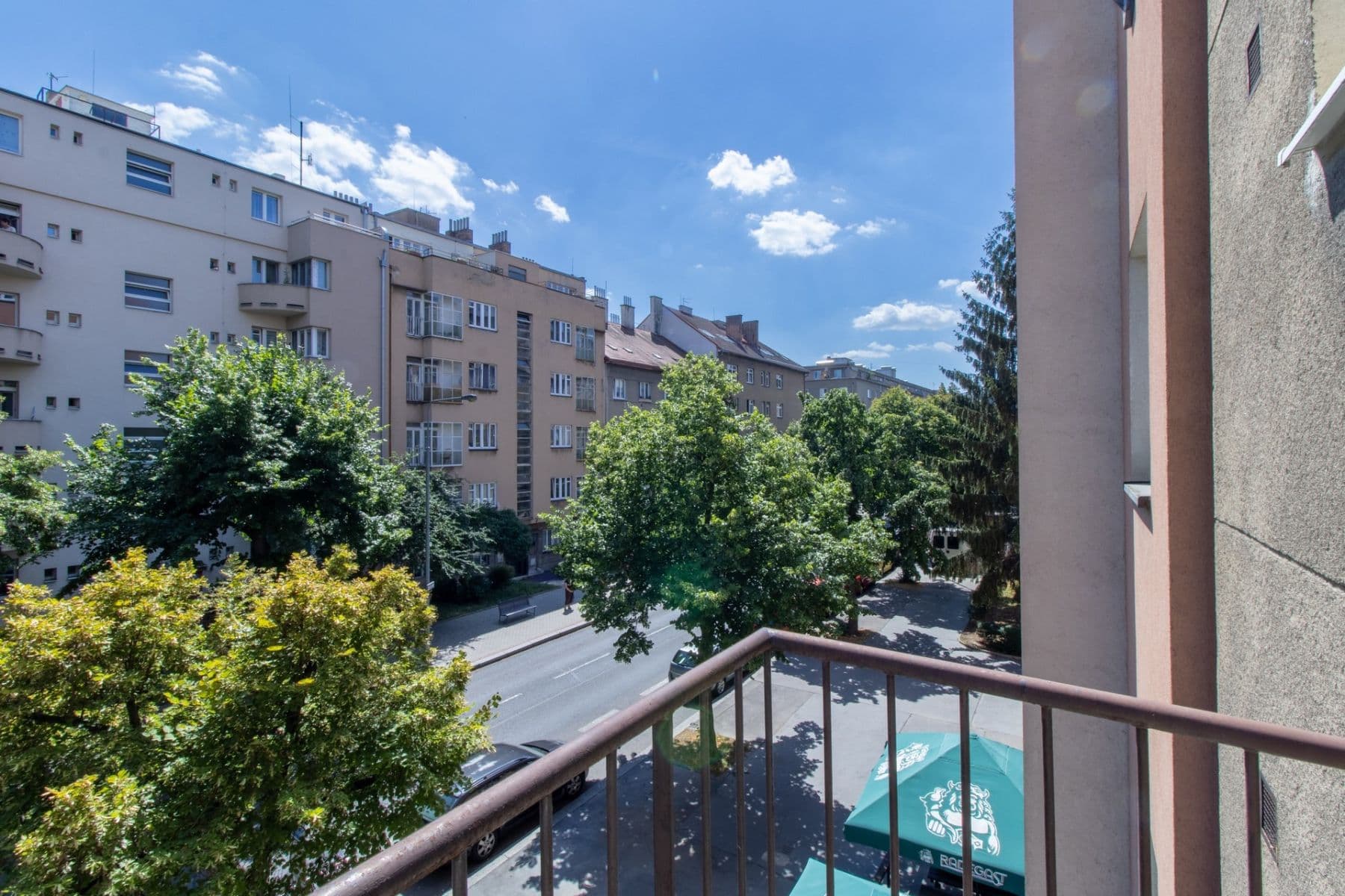 Prenájom bytu 1-izbový 55 m², 28. pluku, Praha, Praha Prenájom bytu 1-izbový 55 m², 28. pluku, Praha, Praha