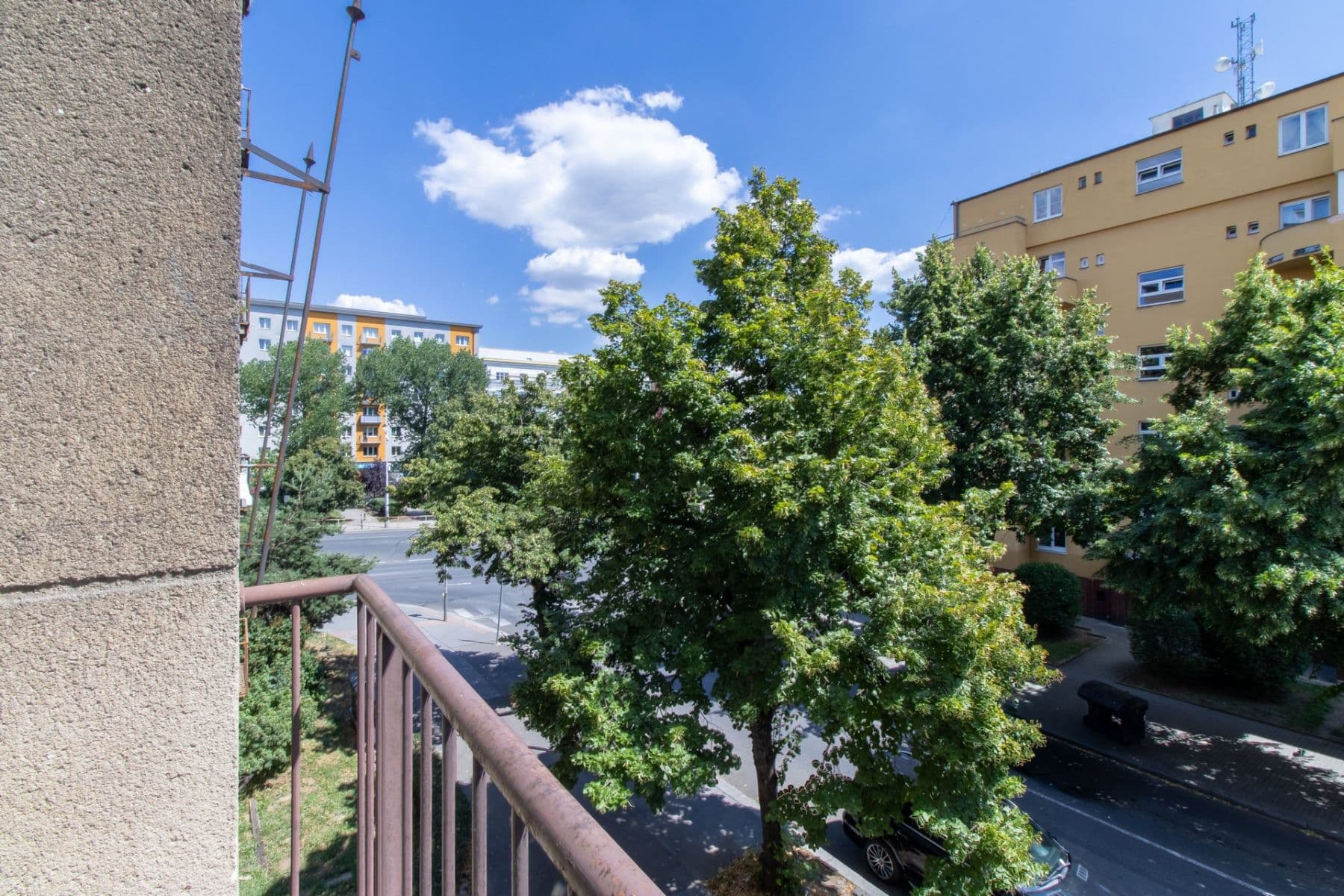 Prenájom bytu 1-izbový 55 m², 28. pluku, Praha, Praha Prenájom bytu 1-izbový 55 m², 28. pluku, Praha, Praha