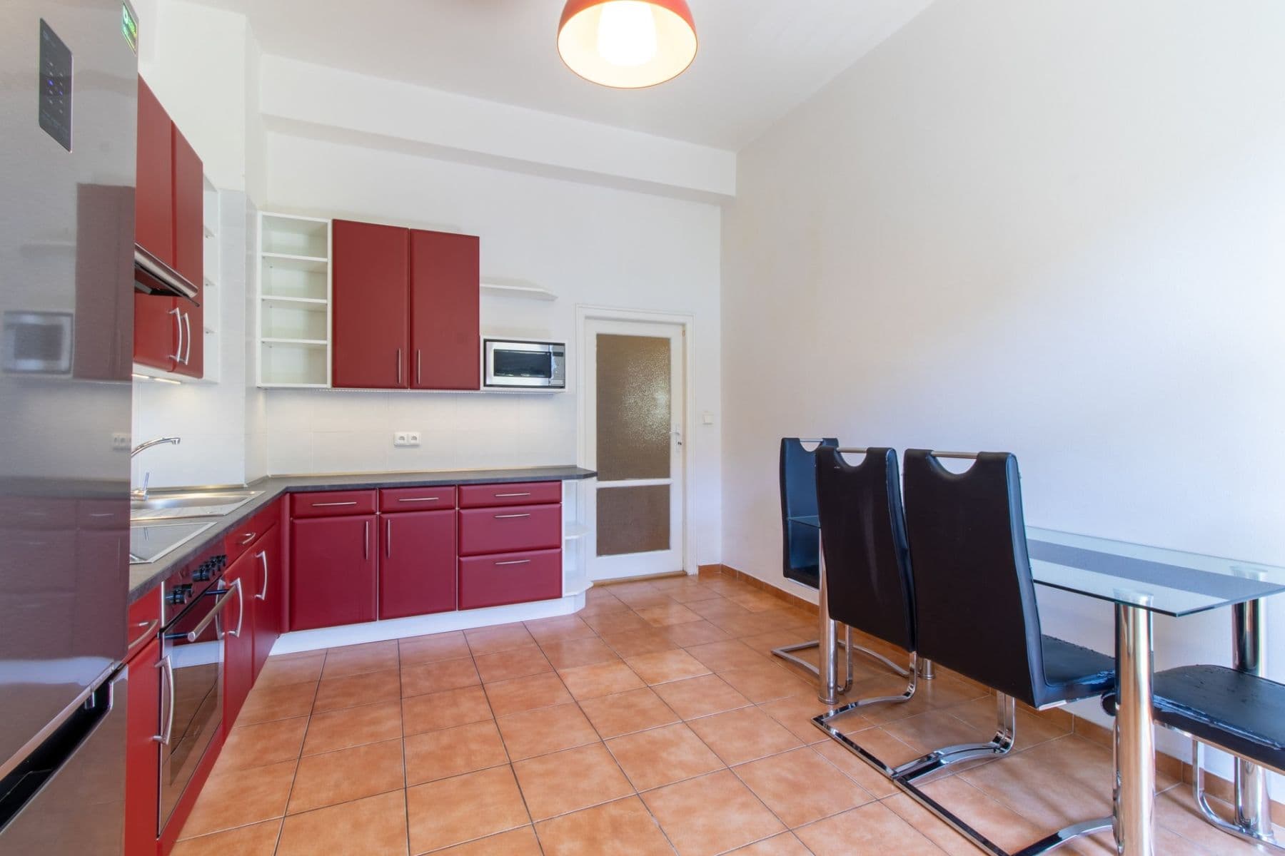 Prenájom bytu 1-izbový 55 m², 28. pluku, Praha, Praha Prenájom bytu 1-izbový 55 m², 28. pluku, Praha, Praha
