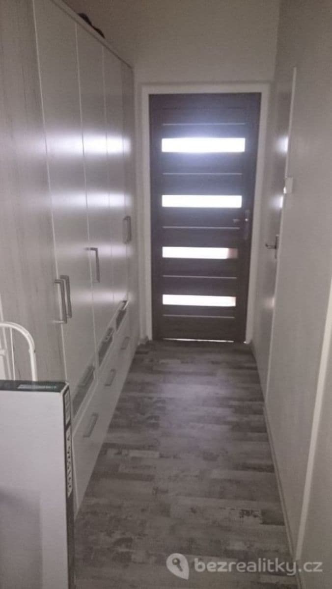 Prenájom bytu 4-izbový 19 m², Nad Lesním divadlem, Praha, Praha Prenájom bytu 4-izbový 19 m², Nad Lesním divadlem, Praha, Praha